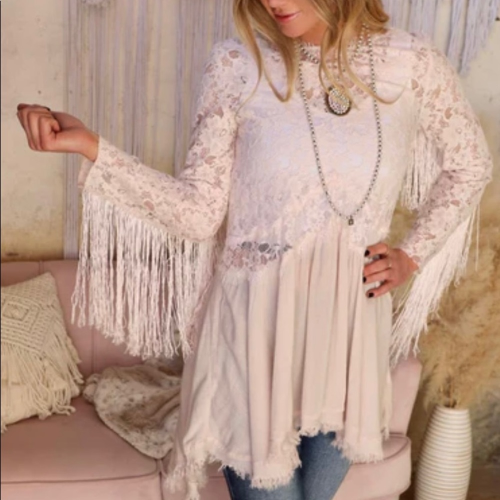 NWT Boho GRAY lace top